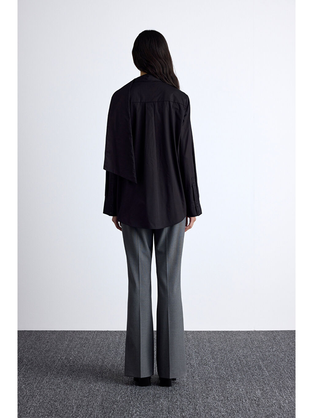 Fular Detaylı Premıum Gömlek Siyah-5