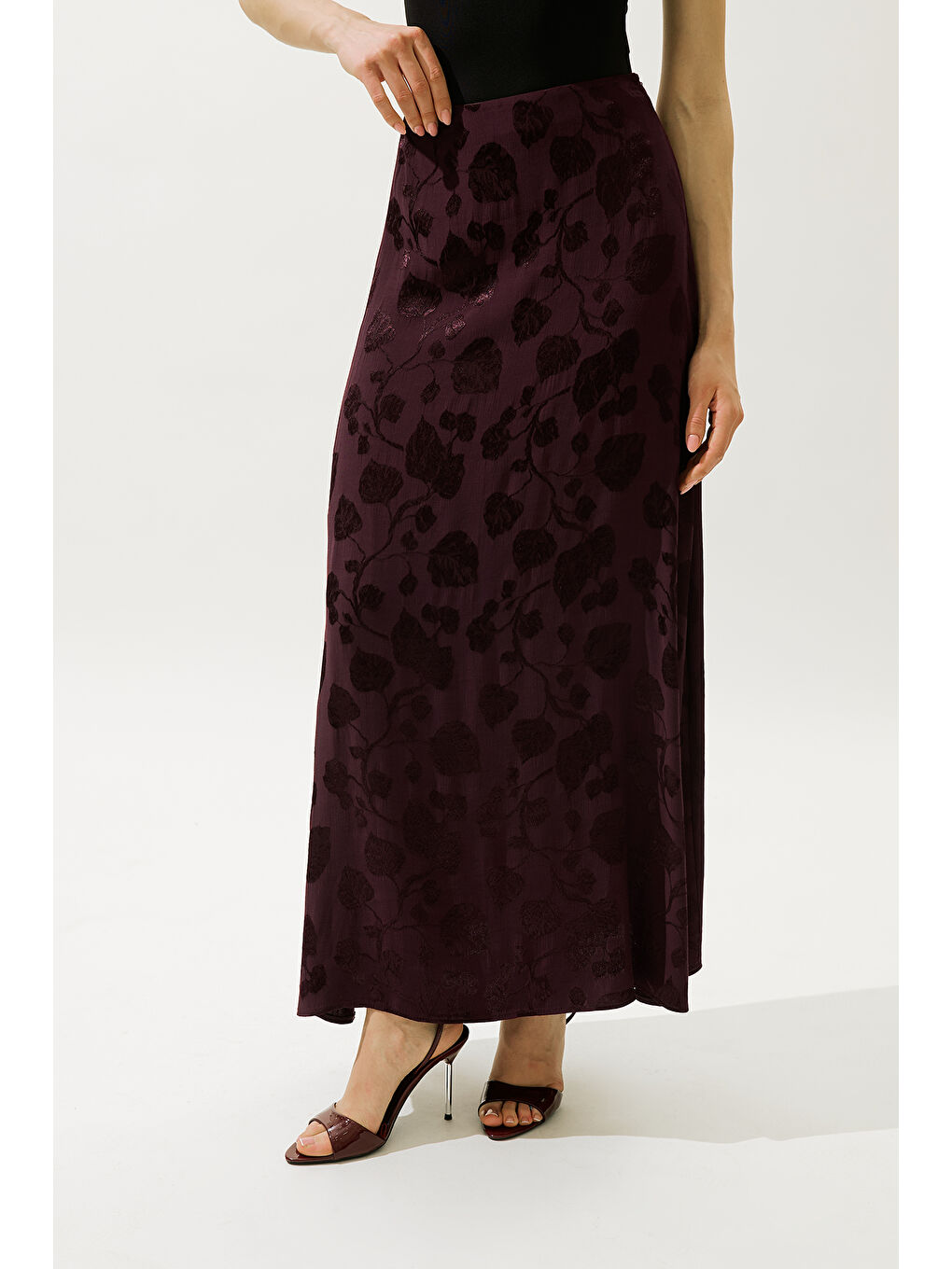 Jakarlı Saten Etek Bordo-4