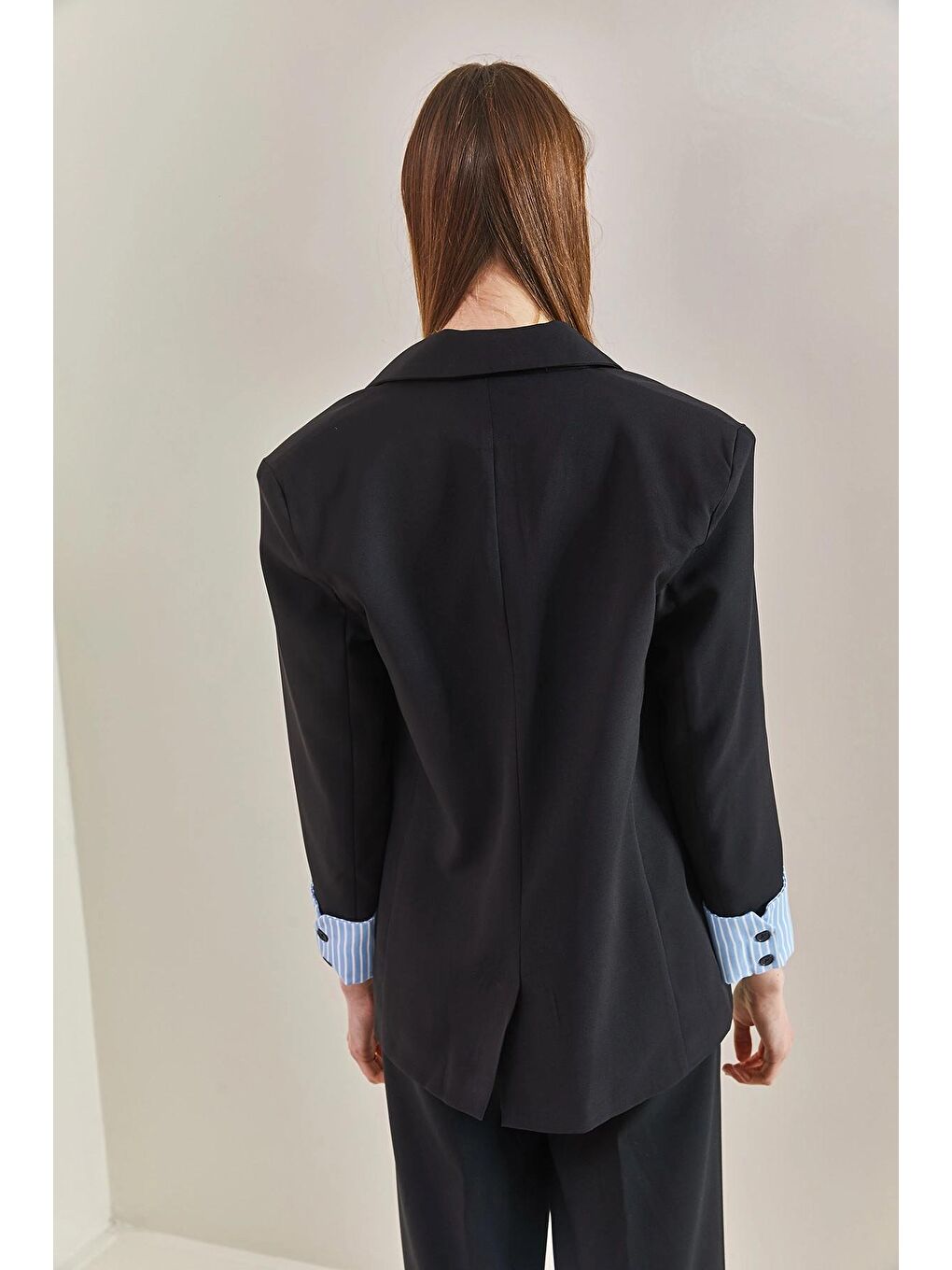 Siyah Kadın Garneli Kol Detaylı Blazer Ceket-2