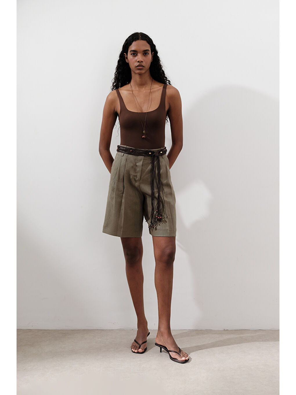 Keten Pileli Bermuda Şort Haki-4