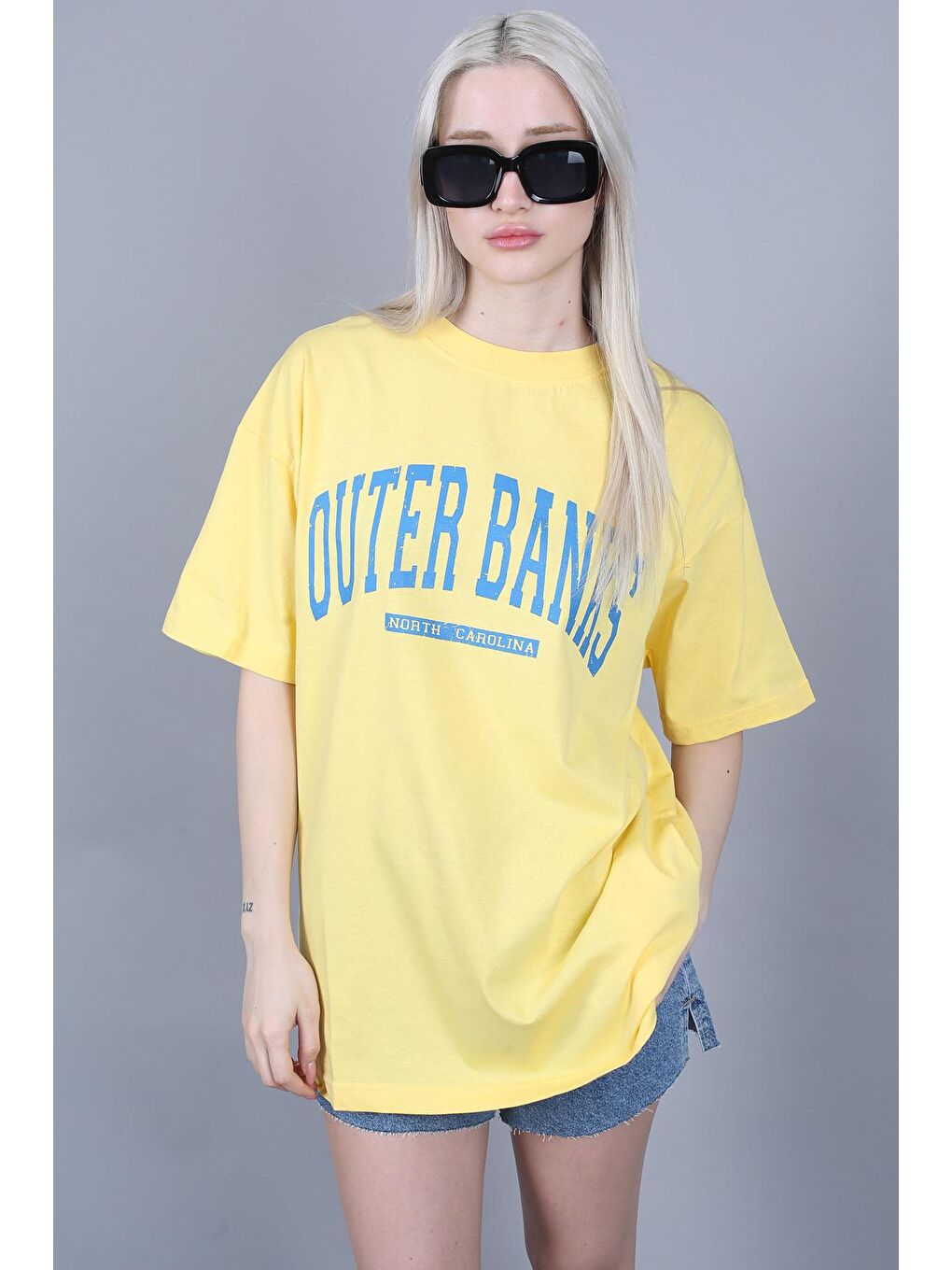 Sarı Baskılı Oversize Yuvarlak Yaka Kadın Tişört