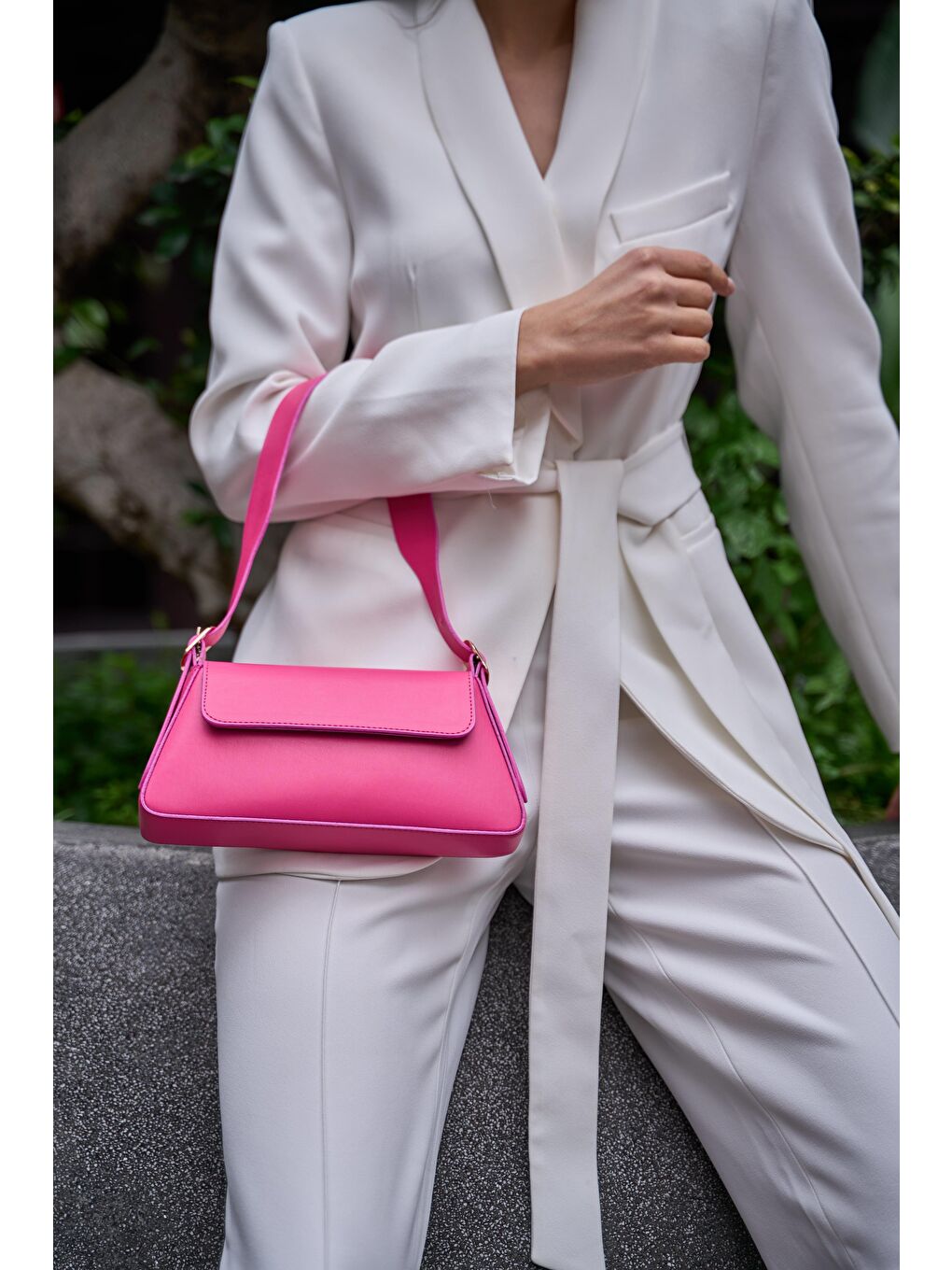 Alba Sade Tasarım Kapaklı Kadın Kol Çantası - Fuşya