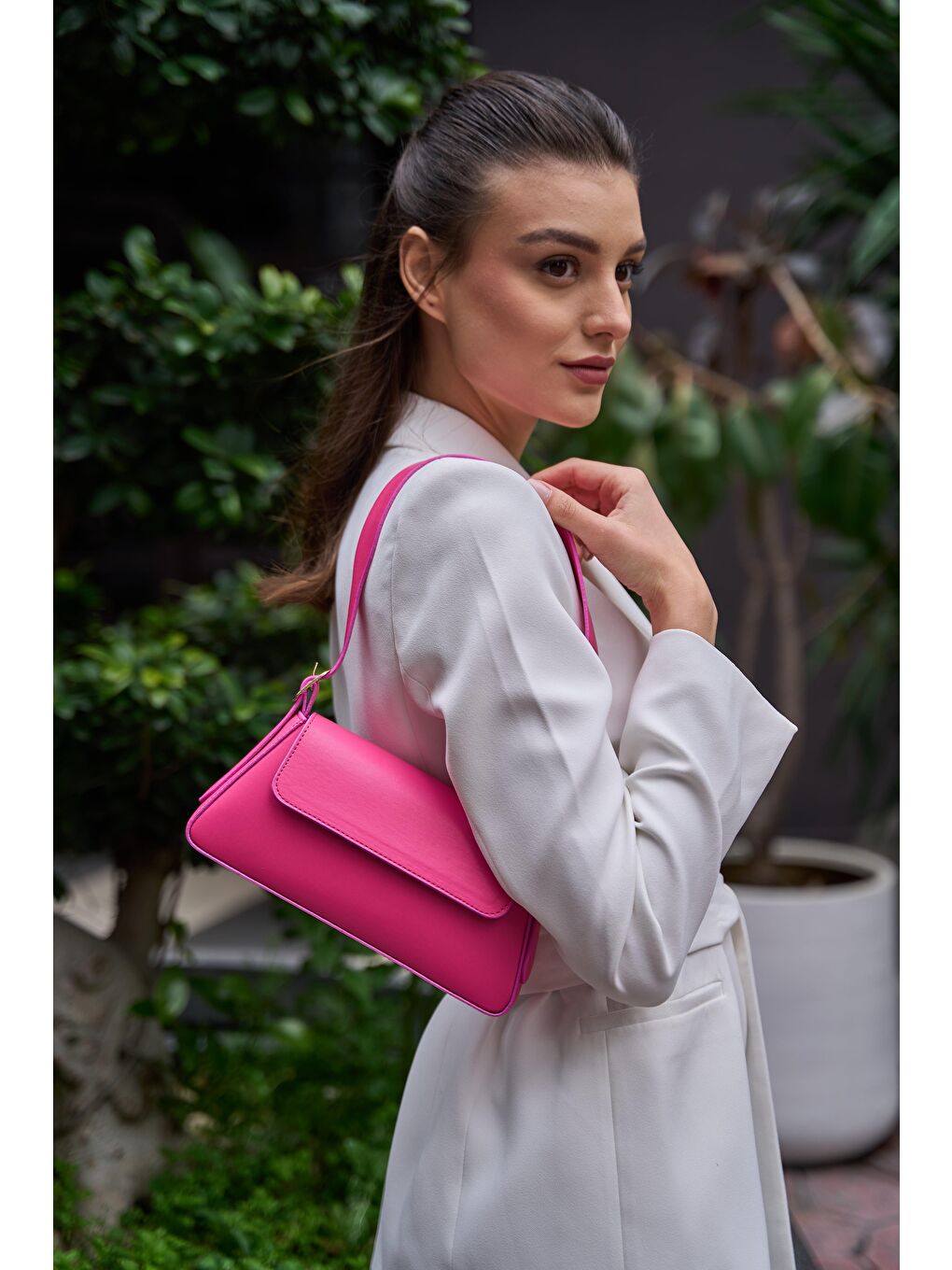 Alba Sade Tasarım Kapaklı Kadın Kol Çantası - Fuşya-2