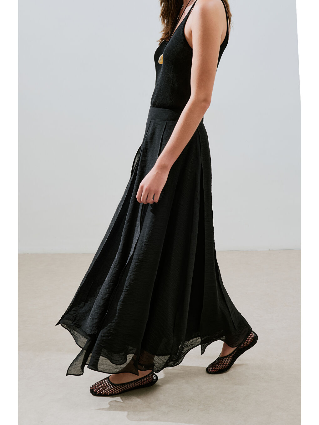 Katlı Fırfırlı Uzun Etek Siyah-5