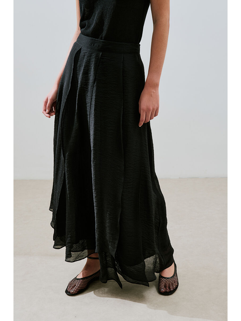Katlı Fırfırlı Uzun Etek Siyah-6