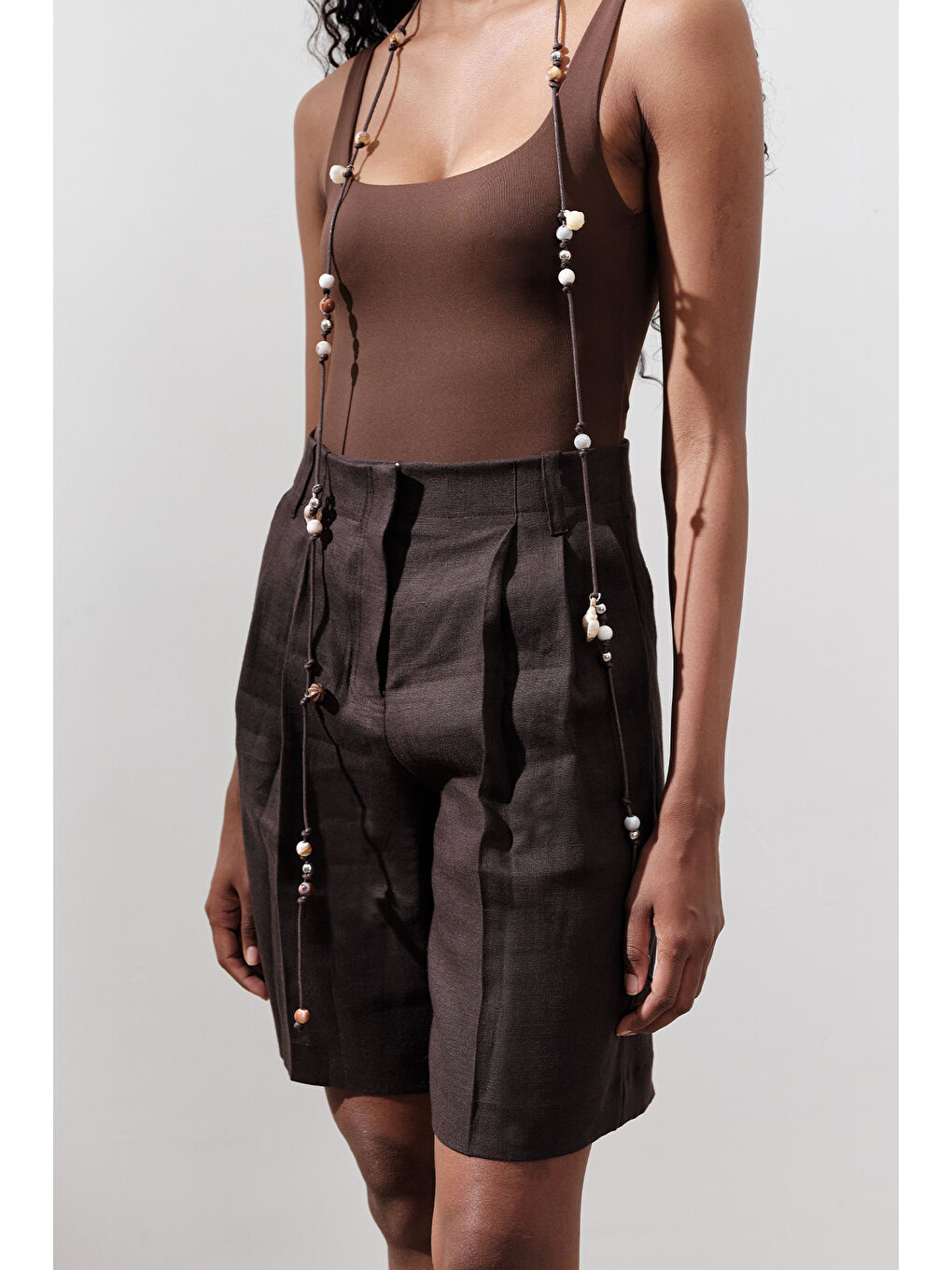 Kahverengi Keten Pileli Bermuda Şort Acı Kahve-4