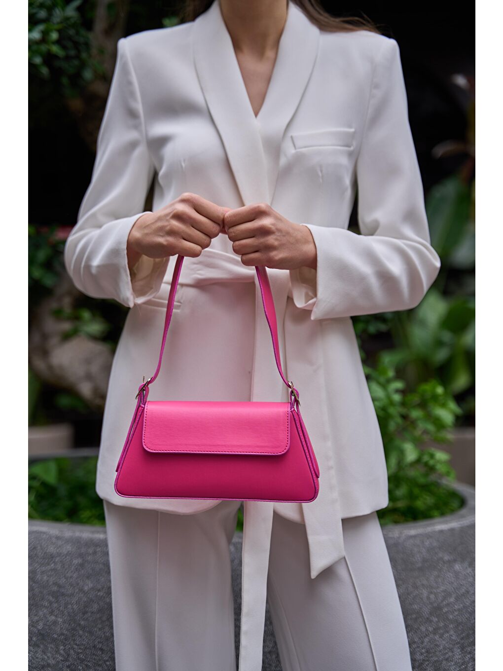Alba Sade Tasarım Kapaklı Kadın Kol Çantası - Fuşya-4