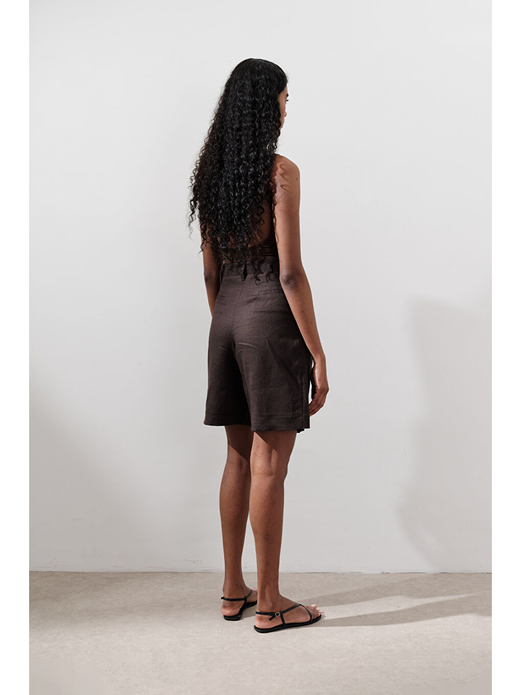 Kahverengi Keten Pileli Bermuda Şort Acı Kahve-6