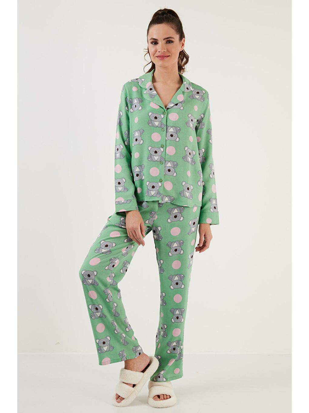 Yeşil Desenli Beli Lastikli Cep Detaylı Gömlek Yaka Dokuma Pijama Takımı 611PT288-1