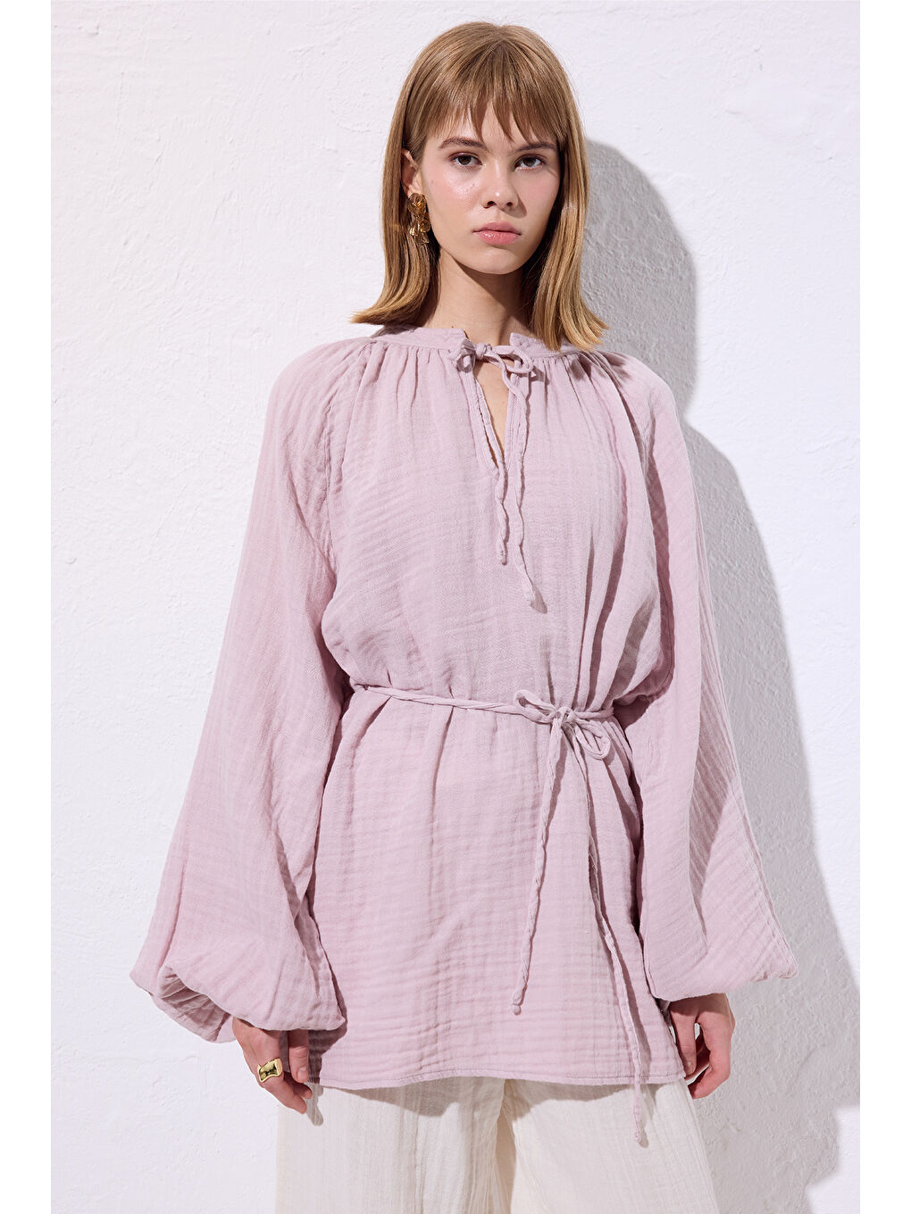 Pembe Müslin Bağlamalı Bluz Pudra