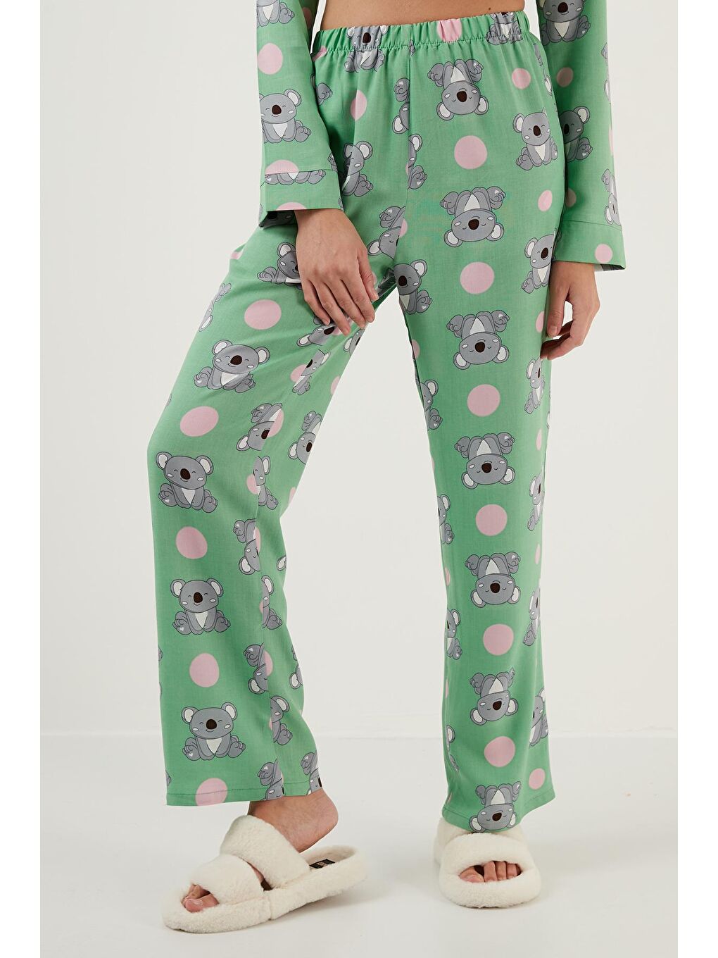 Yeşil Desenli Beli Lastikli Cep Detaylı Gömlek Yaka Dokuma Pijama Takımı 611PT288-3