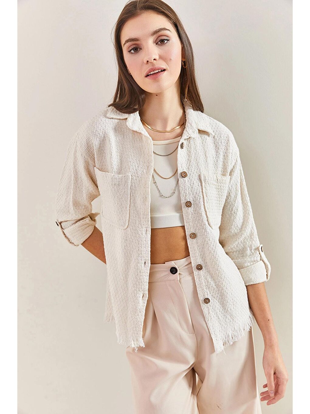 Beyaz Kadın Ucu Püsküllü Kol Katlamalı Gömlek-1