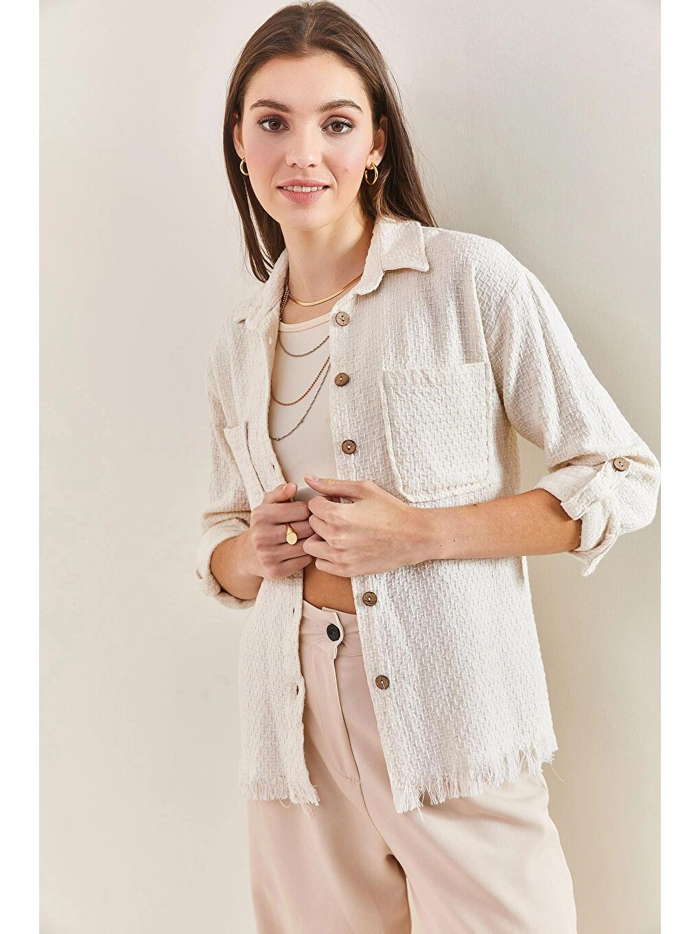 Beyaz Kadın Ucu Püsküllü Kol Katlamalı Gömlek-4