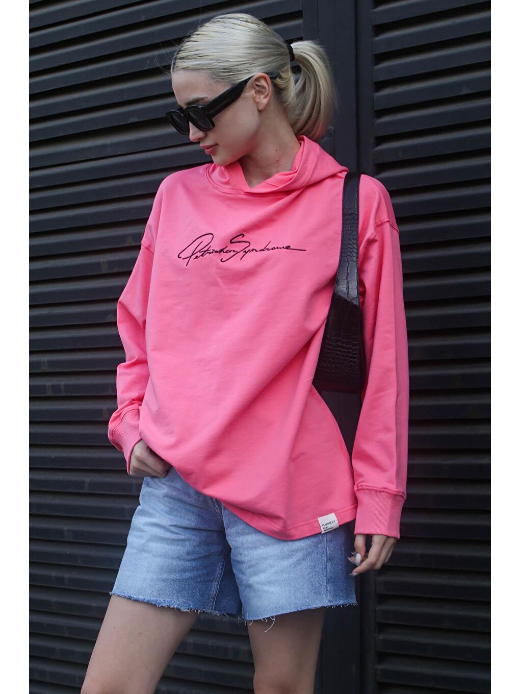 Madmext Pembe Nakışlı Kapüşonlu Kadın Sweatshirt MG1691