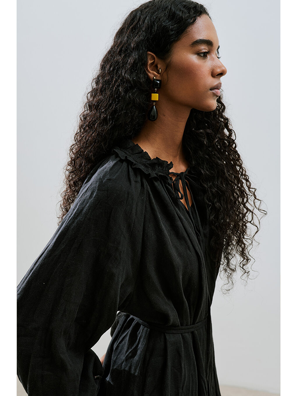 Yakası Büzgülü Keten Geniş Elbise Siyah-4