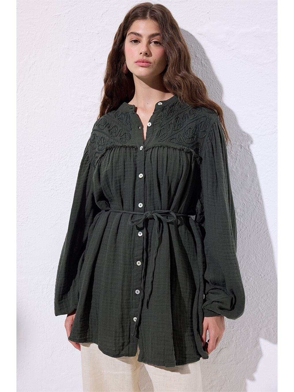 Müslin İşlemeli Gömlek Koyu Yeşil-3