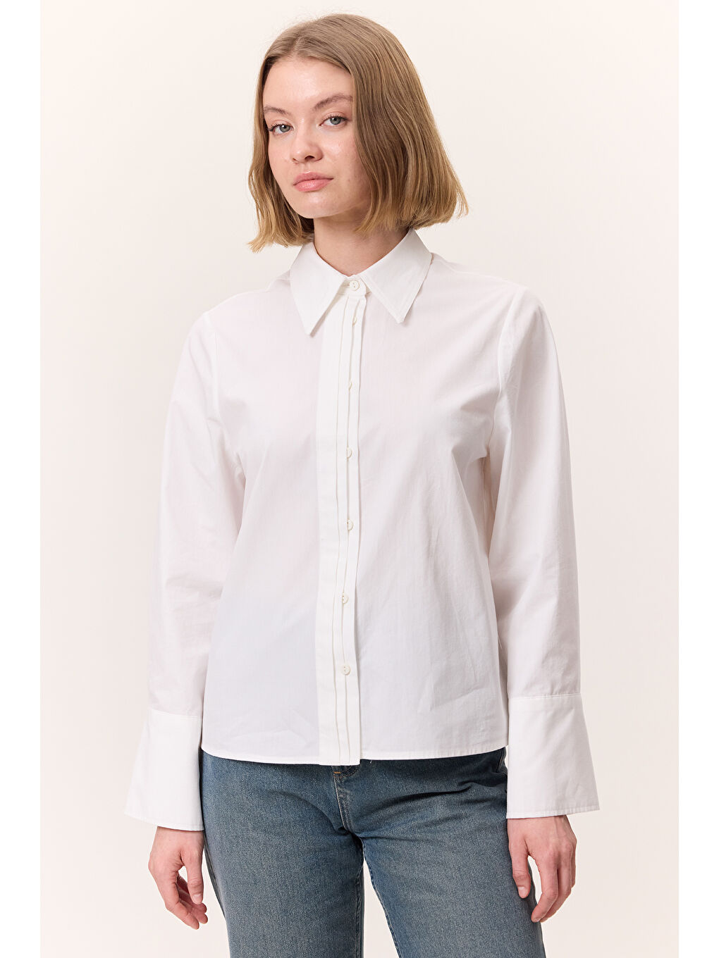 Nervür Detaylı Fit Gömlek Ekru-1