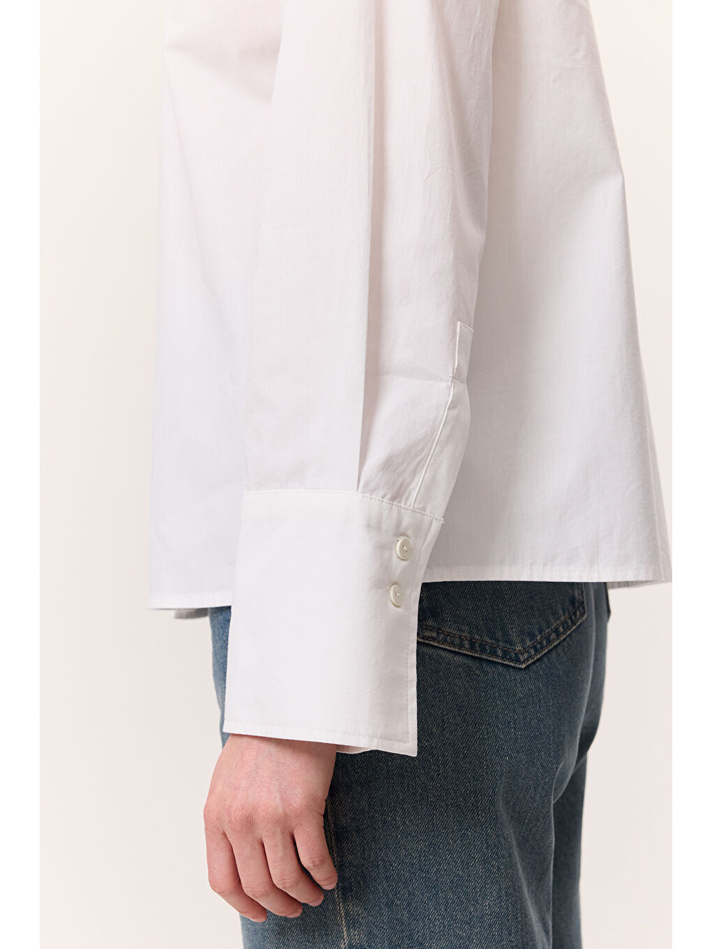 Nervür Detaylı Fit Gömlek Ekru-3