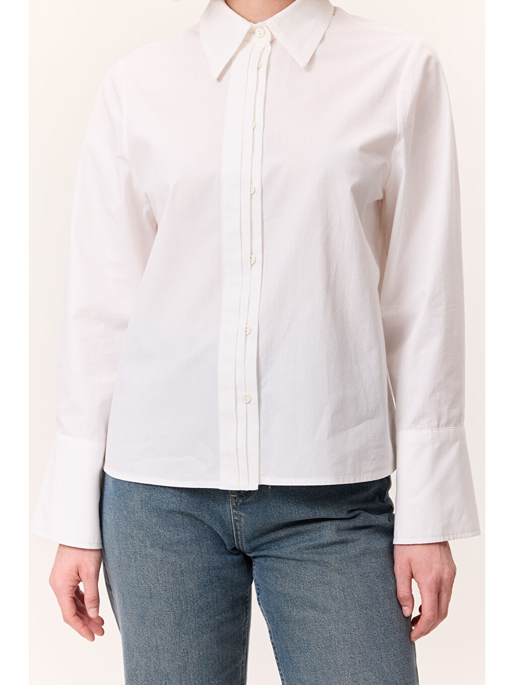 Nervür Detaylı Fit Gömlek Ekru-4