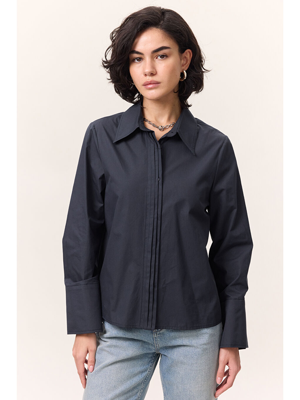 Nervür Detaylı Fit Gömlek Lacivert