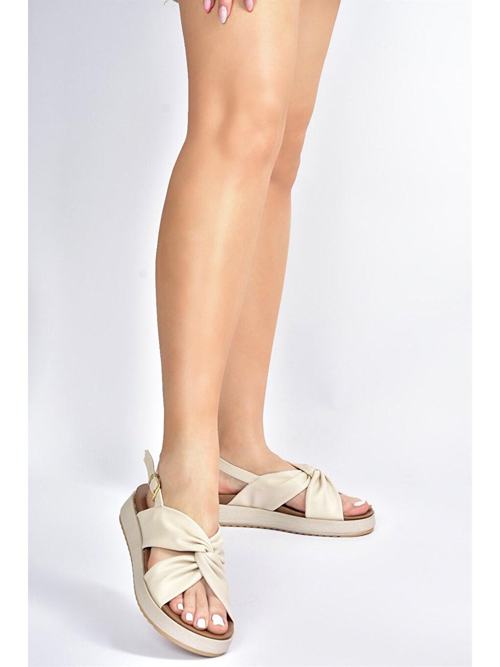 Bej Günlük Kadın Sandalet M524022309-1