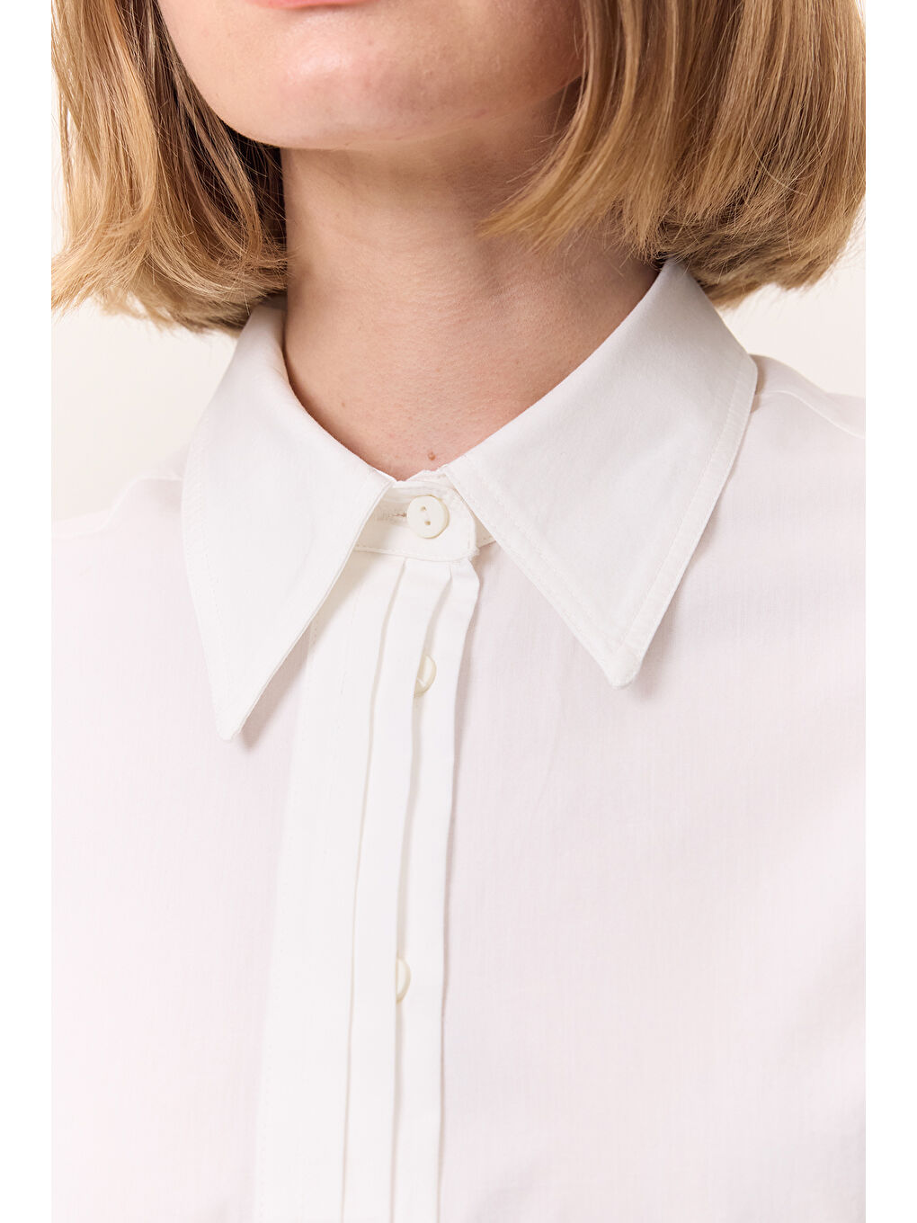 Nervür Detaylı Fit Gömlek Ekru-5