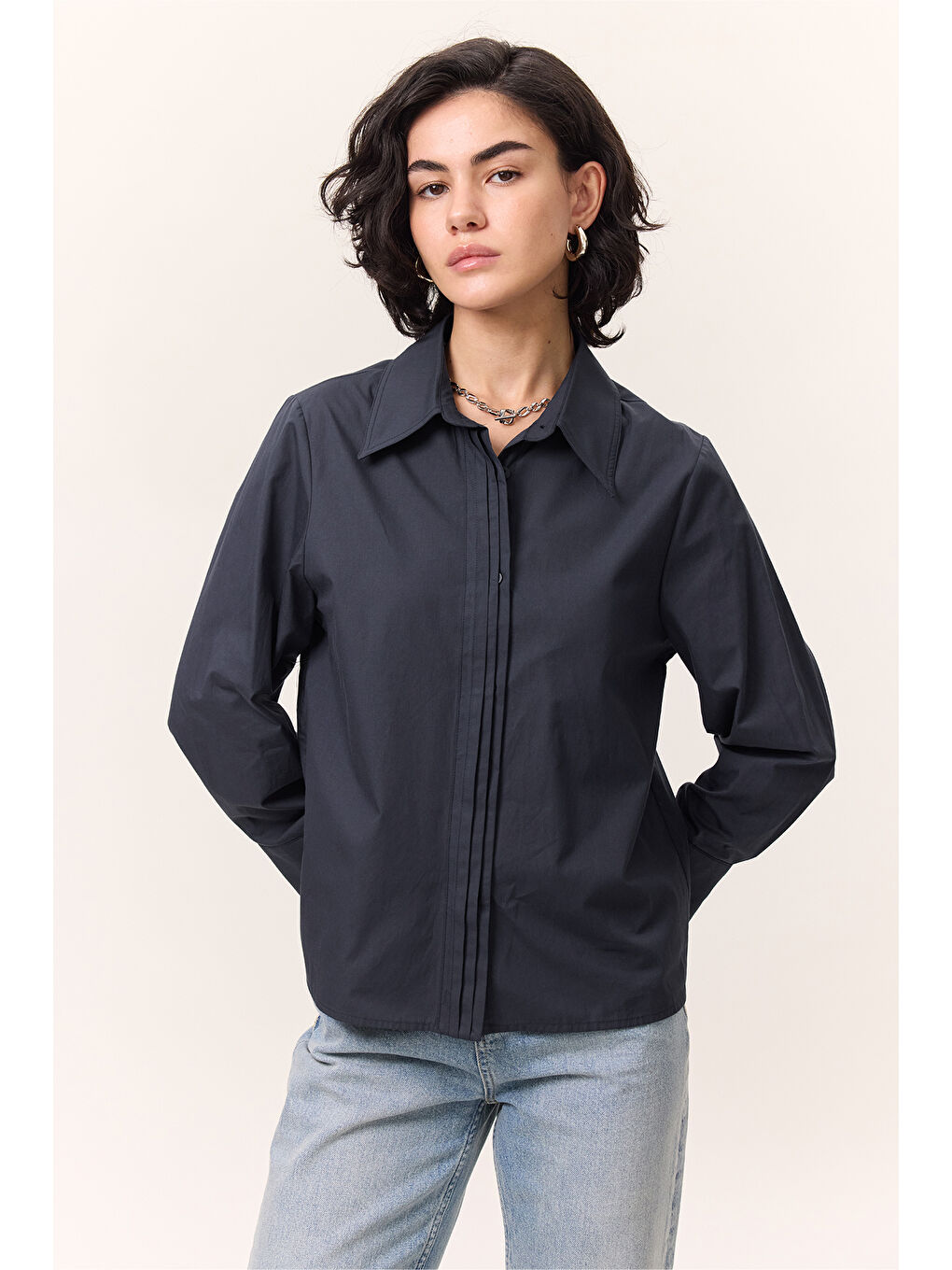 Nervür Detaylı Fit Gömlek Lacivert-2