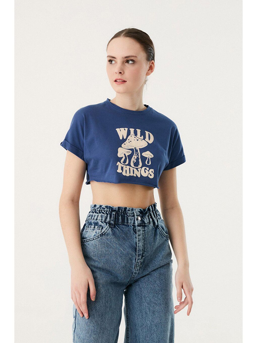 İndigo Mantar Baskılı Salaş Crop Tişört