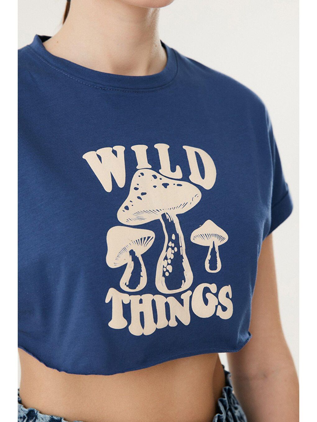 İndigo Mantar Baskılı Salaş Crop Tişört-3