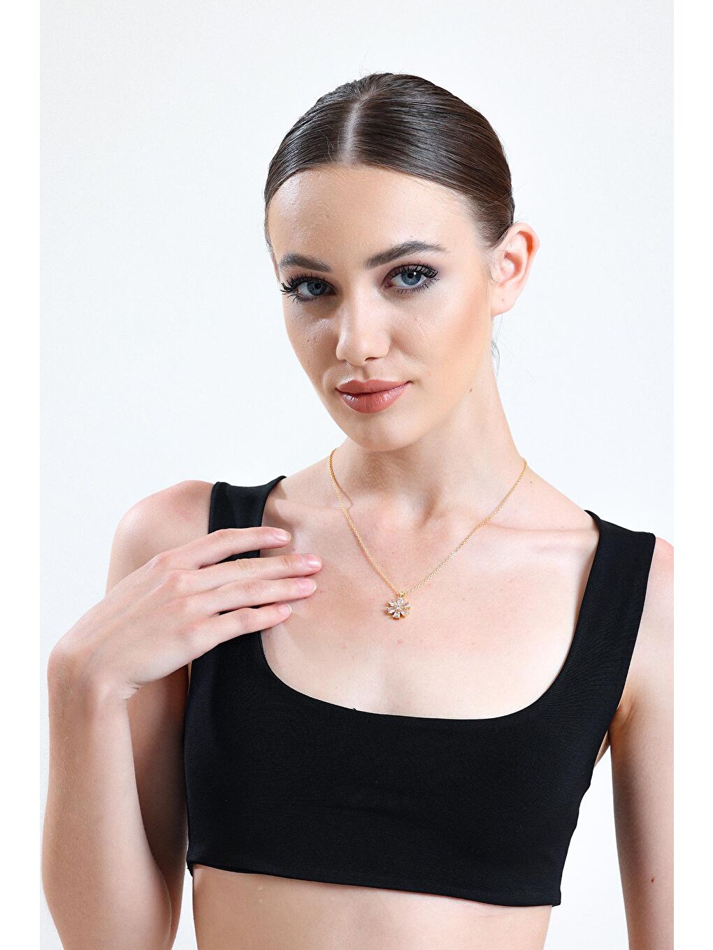 Sarı Altın Kaplam Beyaz Damla Taşlı Çiçek Kolye-3