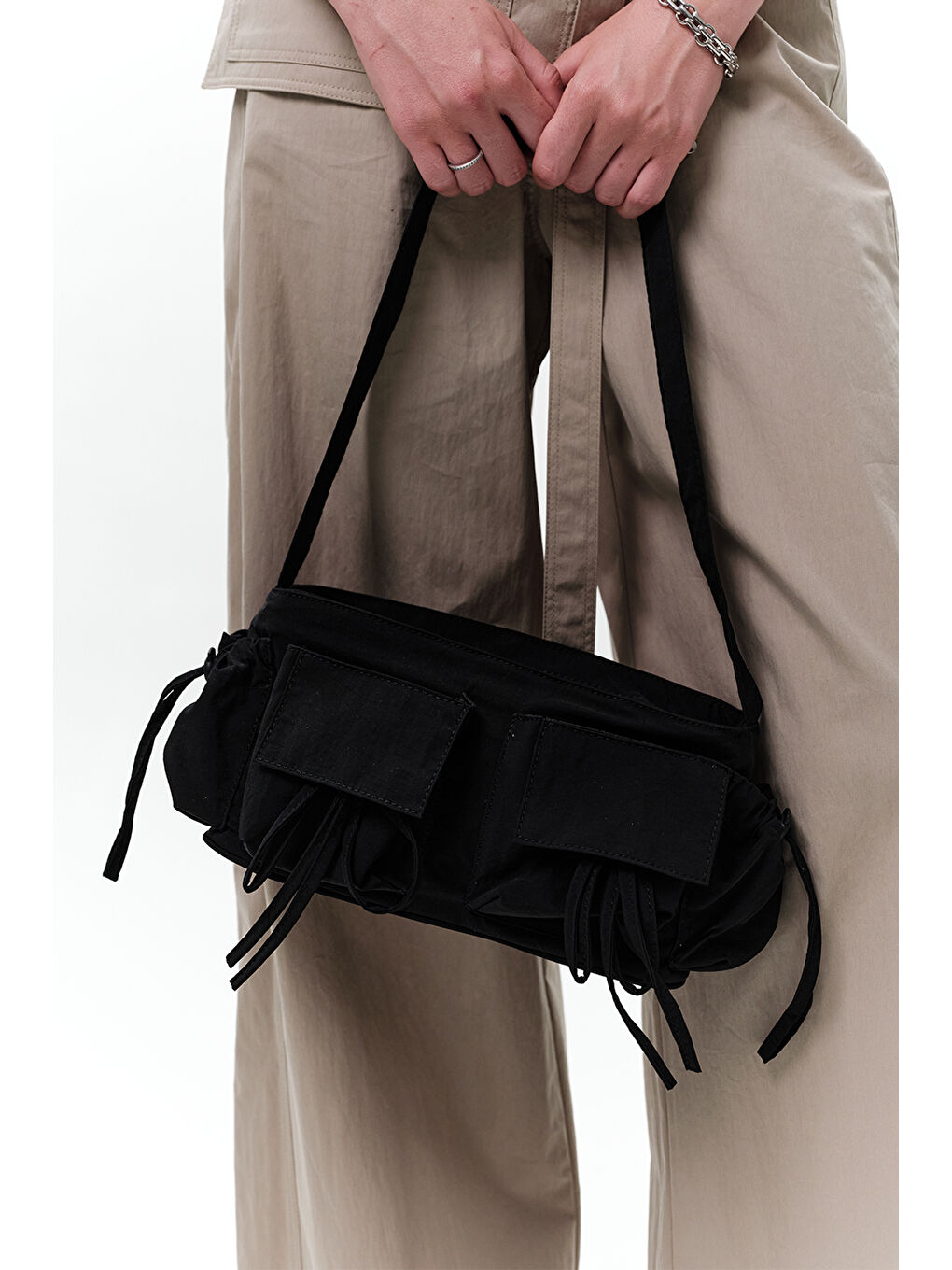 Cep Detaylı Bağcıklı Çanta Siyah-2