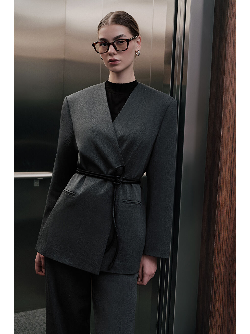 Klasik Görünüm Kemerli Blazer Ceket Antrasit