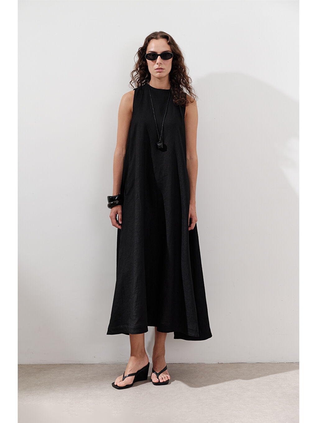 Keten Büzgülü Geniş Elbise Siyah