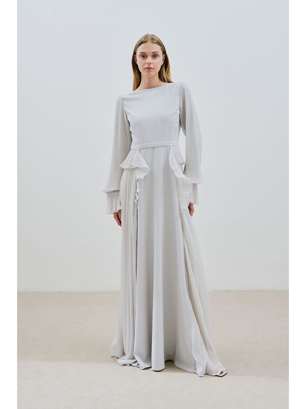 Bej Katlı Piliseli Elbise Taş