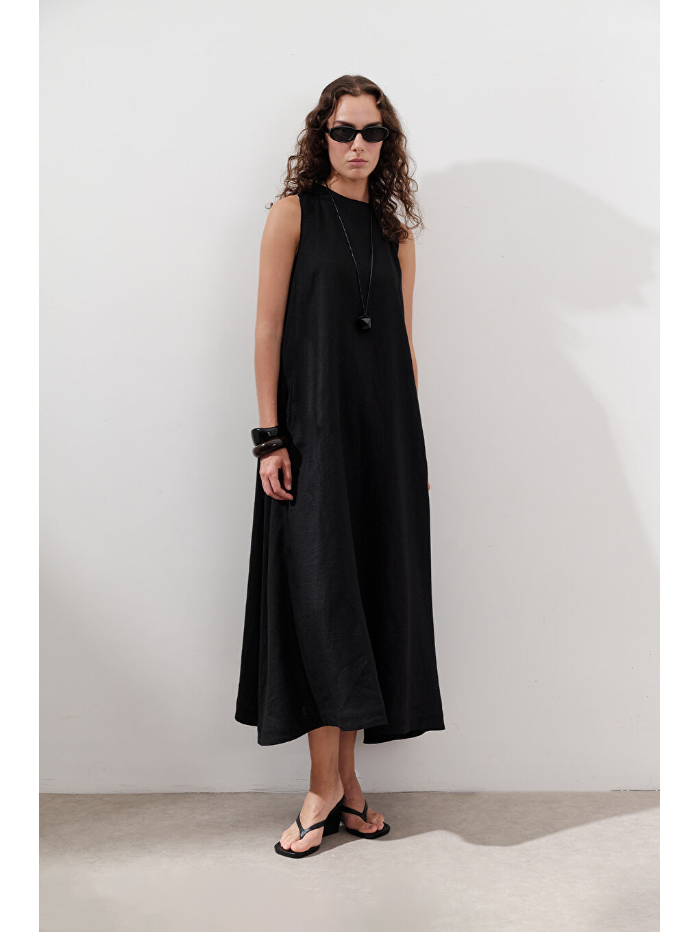 Keten Büzgülü Geniş Elbise Siyah-4