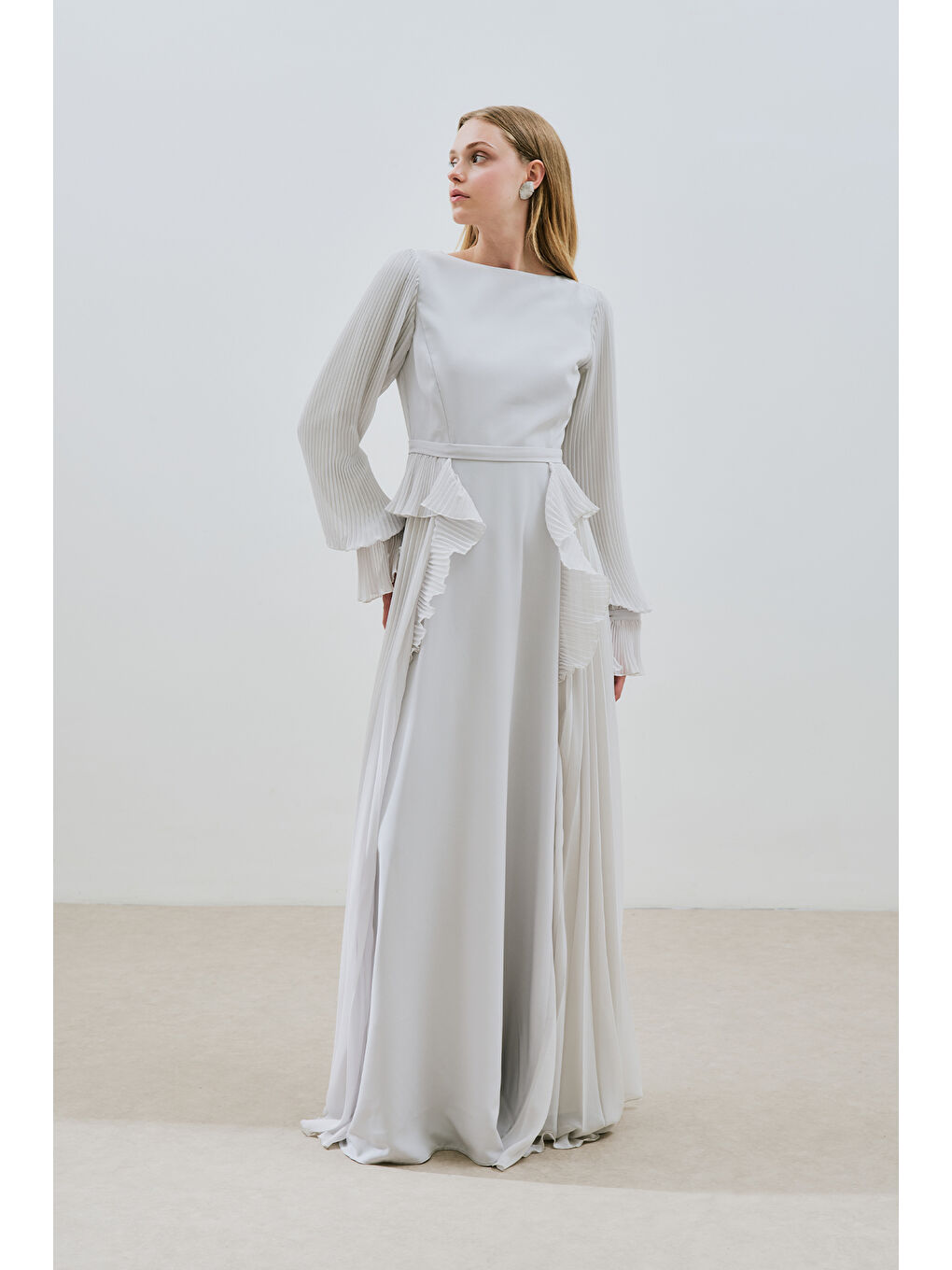 Bej Katlı Piliseli Elbise Taş-1