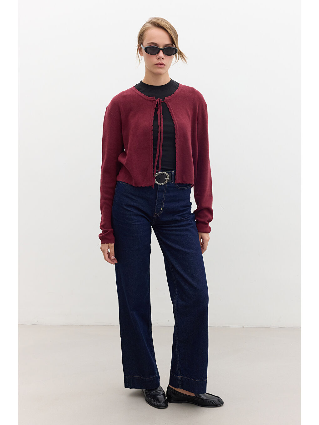 Yumuşak Dokulu Bağcıklı Triko Hırka Bordo-3