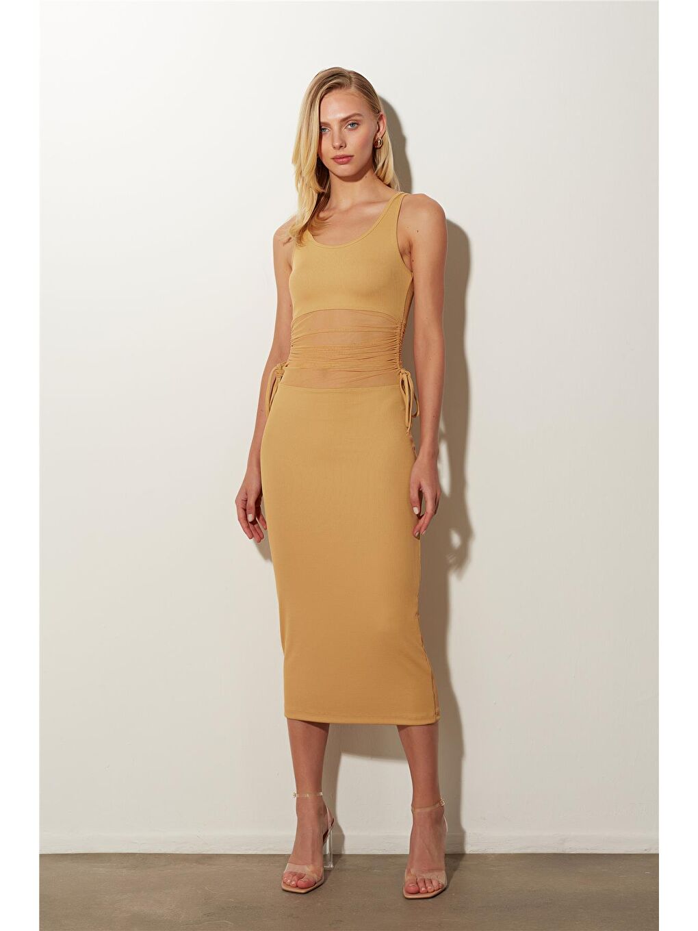 Bej Camel Büzgü Detaylı Midi Elbise SS23D4785BJ-1