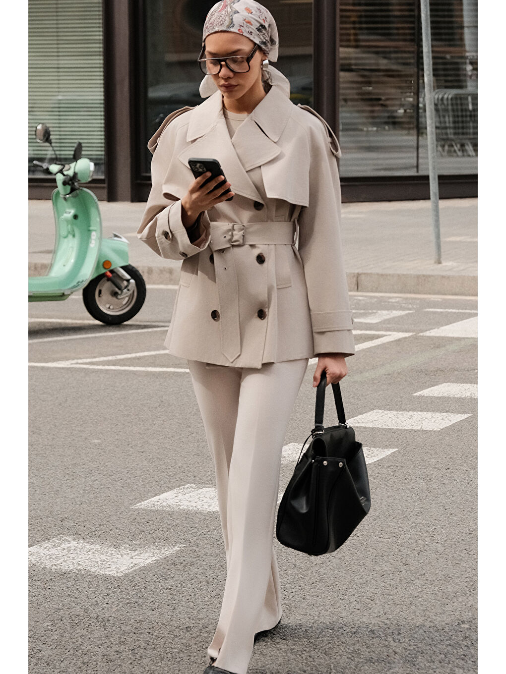 Bej Kruvaze Kesim Kısa Trençkot Kum