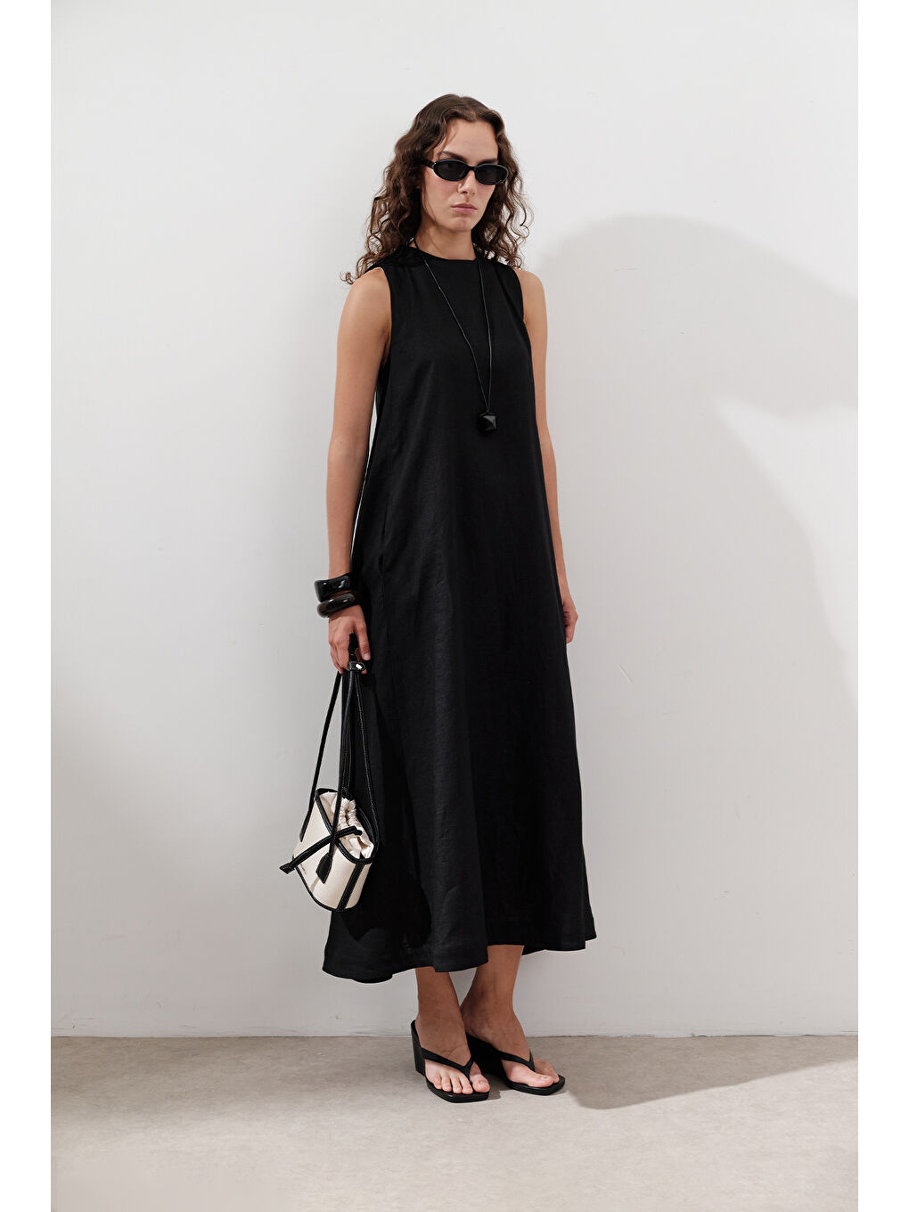 Keten Büzgülü Geniş Elbise Siyah-6