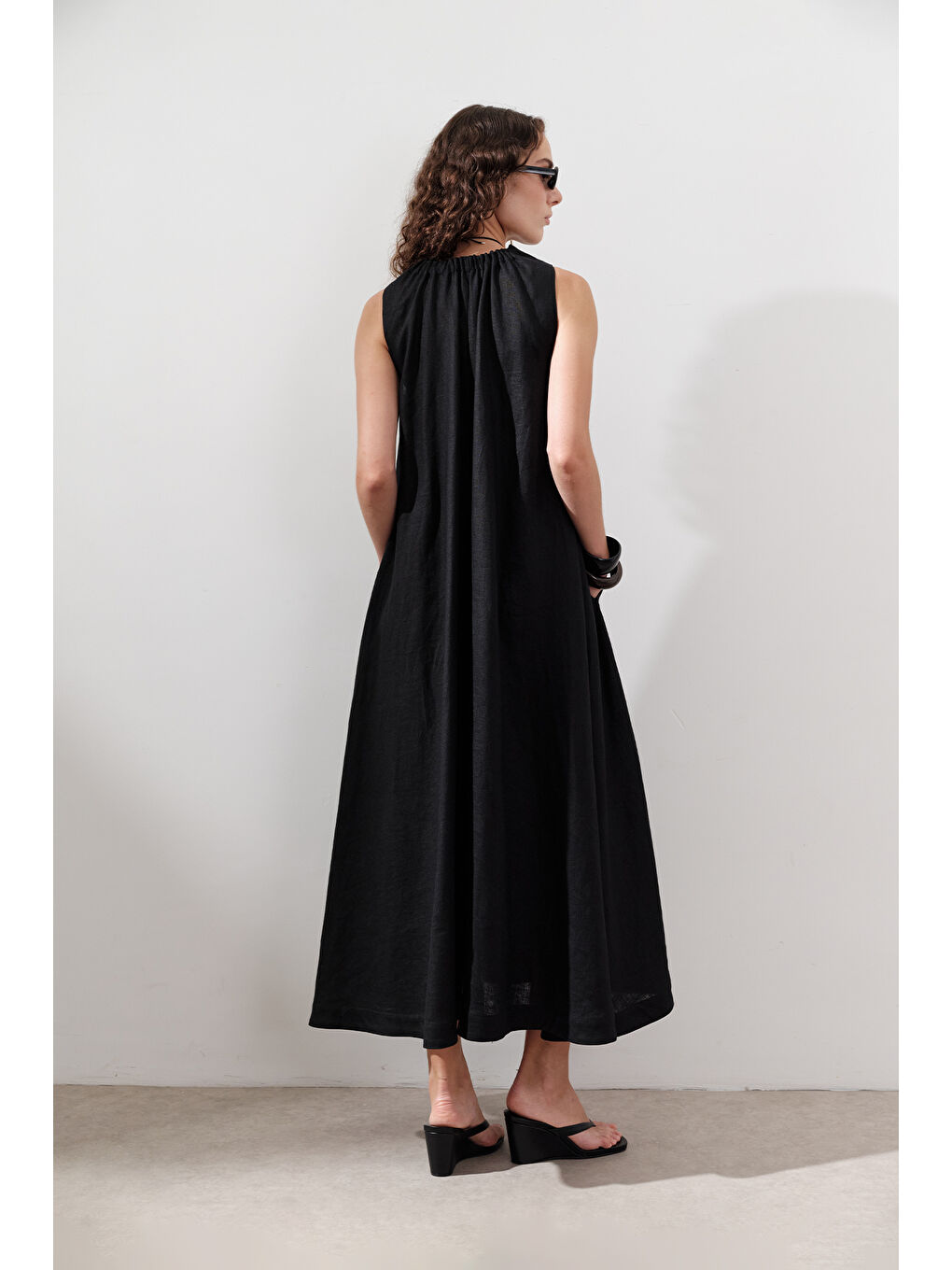 Keten Büzgülü Geniş Elbise Siyah-7