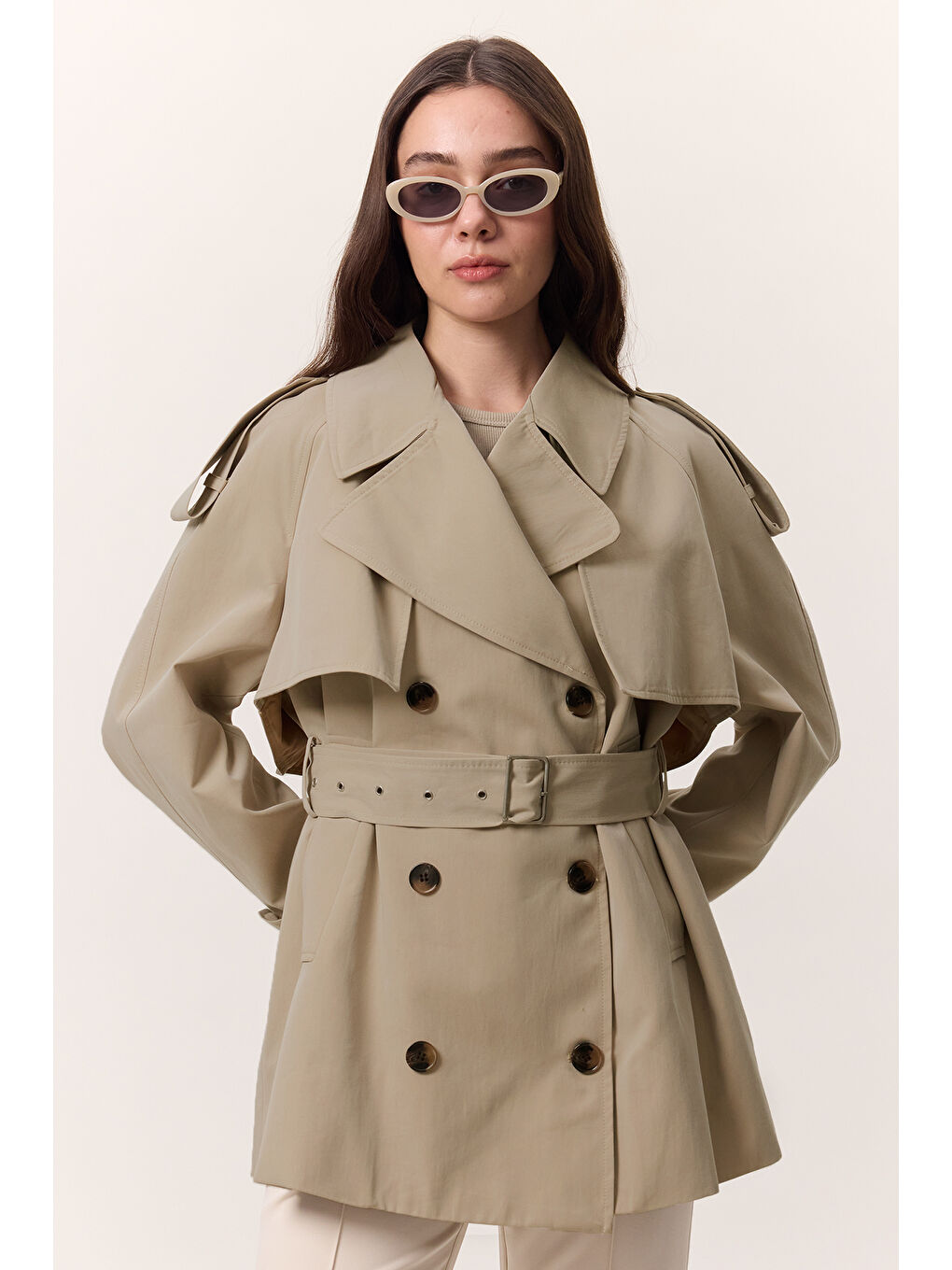 Bej Kruvaze Kesim Kısa Trençkot Kum-2