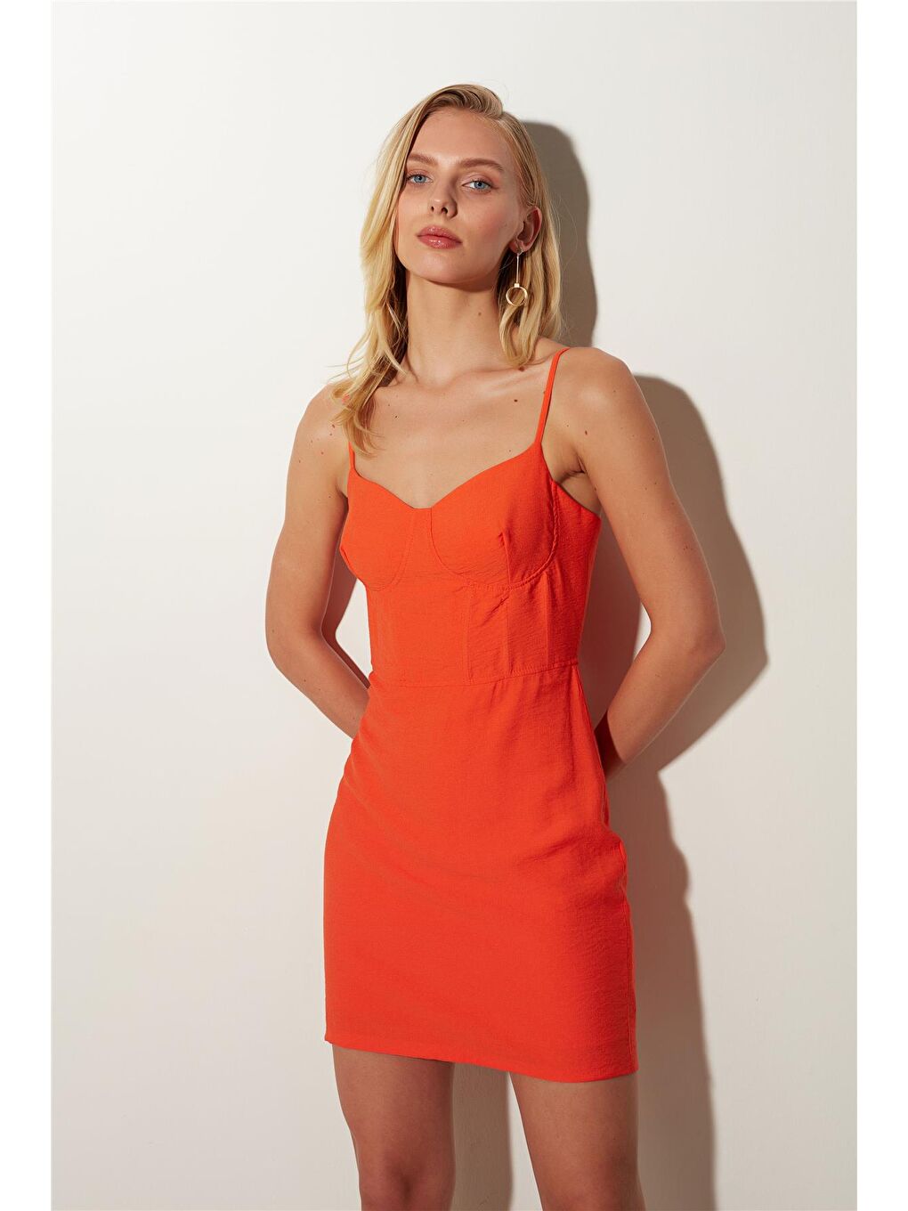Turuncu Askılı Mini Elbise SS23D4782TU-1