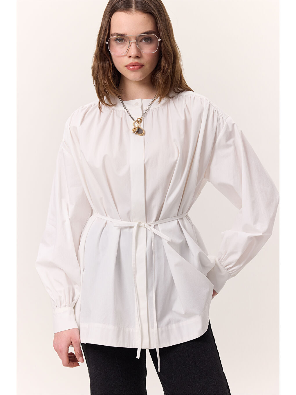 Büzgü Detaylı Geniş Gömlek Ekru-5