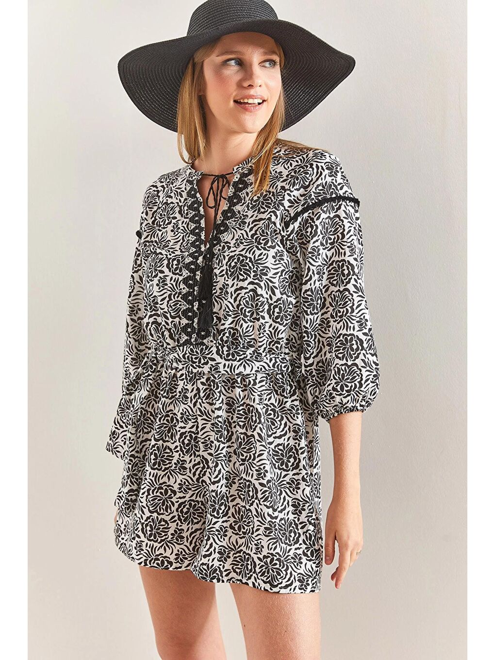 Siyah Kadın Yaka Bağlamalı Tulum