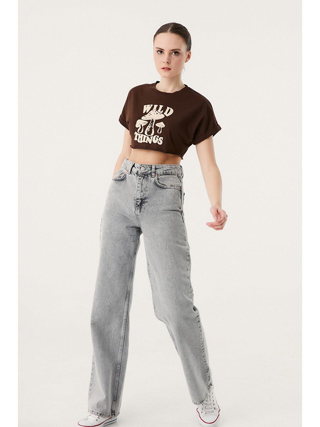 Kahverengi Mantar Baskılı Salaş Crop Tişört-2