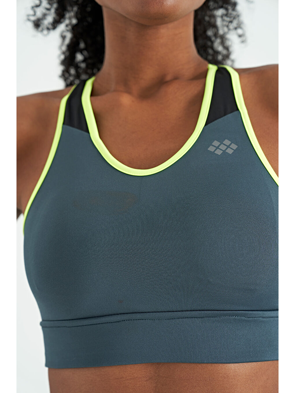 Orman Yeşili Renk Bloklu Sırt Baskı Detaylı Dar Kalıp Kadın Büstiyer - 97253-4