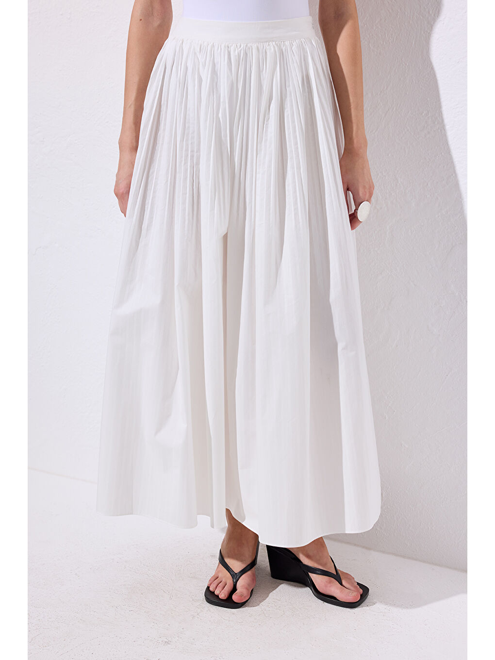 Piliseli Geniş Etek Ekru-3