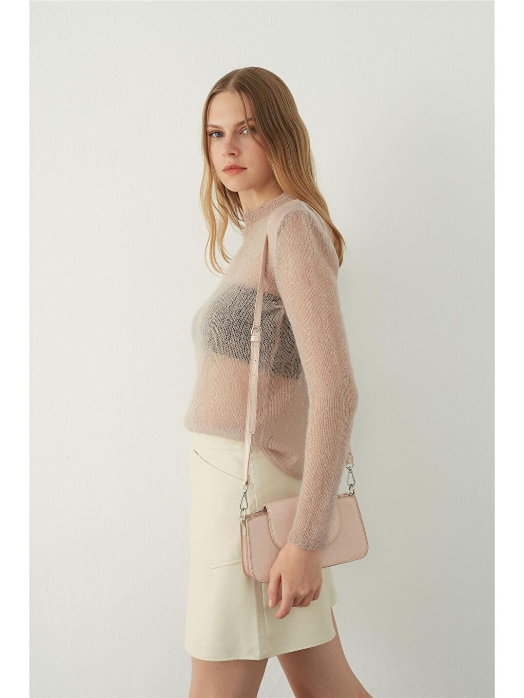 Ekru Cep Detaylı Deri Görünümlü Mini Etek-1