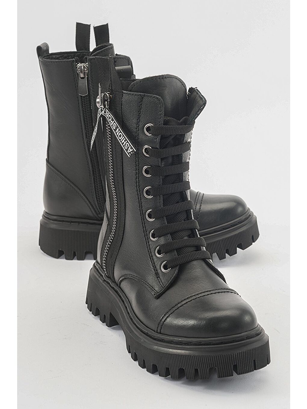 Kız Çocuk Siyah Hakiki Deri Anatomik Postal